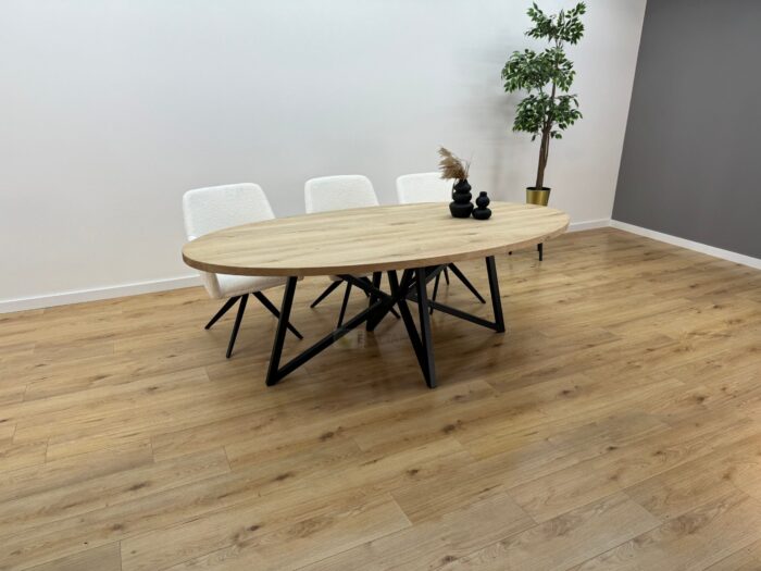 Eiken Ovale tafel met Vlinder Poot K4 - Afbeelding 1